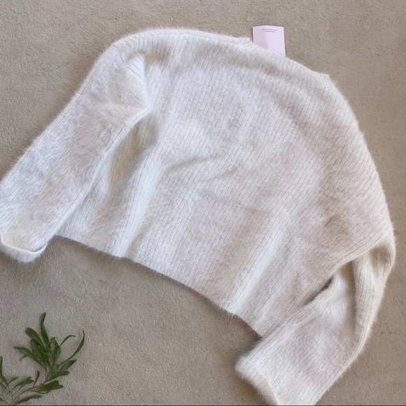Revolve Superdown Cream Jesse Fuzzy Sweater - Picture 4 of 7